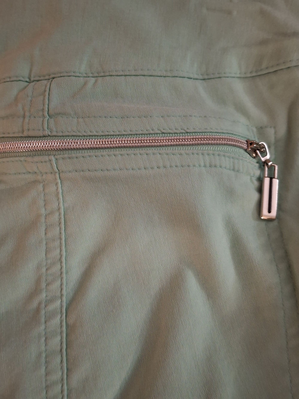 Jamie Sadock Women's Mint Green Active Capris with Branded Plate - Picture 9 of 9